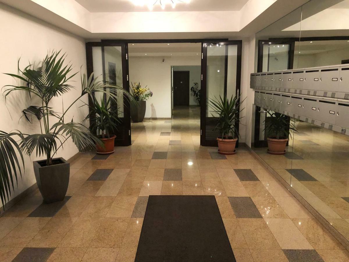 Herastrau Park Deluxe French Town Apartment Bucharest