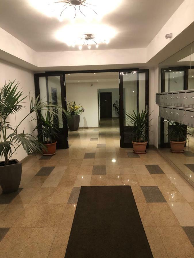 Herastrau Park Deluxe French Town Apartment Bucharest