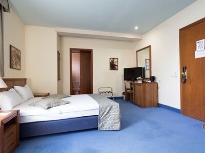 Opera By Zeus International Hotel 3*