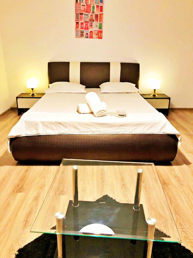 Apartment Dream 49 *