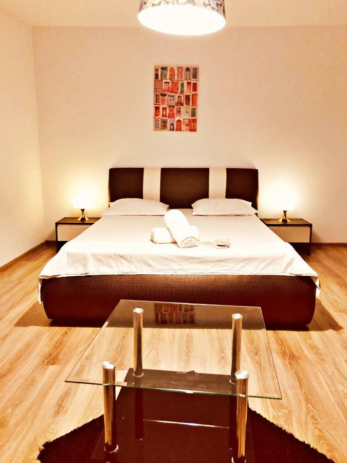 Apartment Dream 49 *