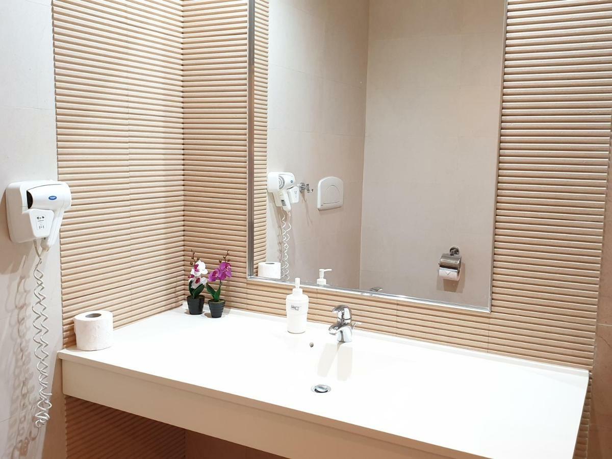 Urban Aparthotel 3*