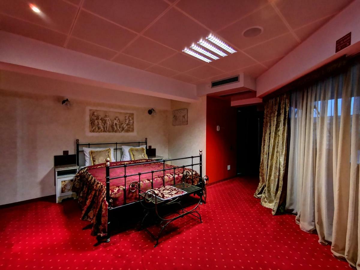 Grand Pier Boutique 4 Stars Villa, Art Museum Deluxe Rooms,best Break From 59 Eur Per Night With Free Italian Breakfast For Minim 4 Nights Pousada