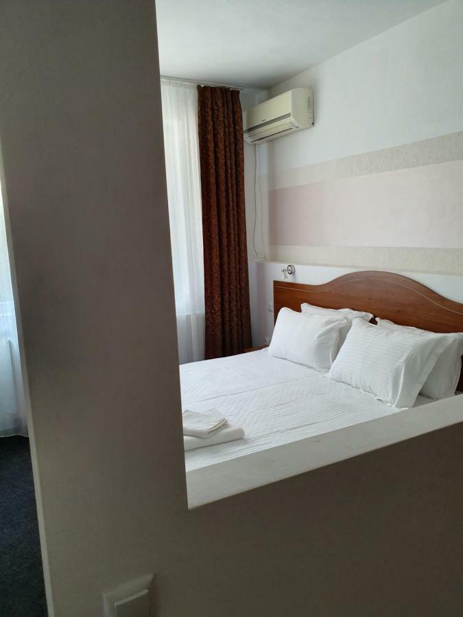 Tranzitrooms Bucureşti