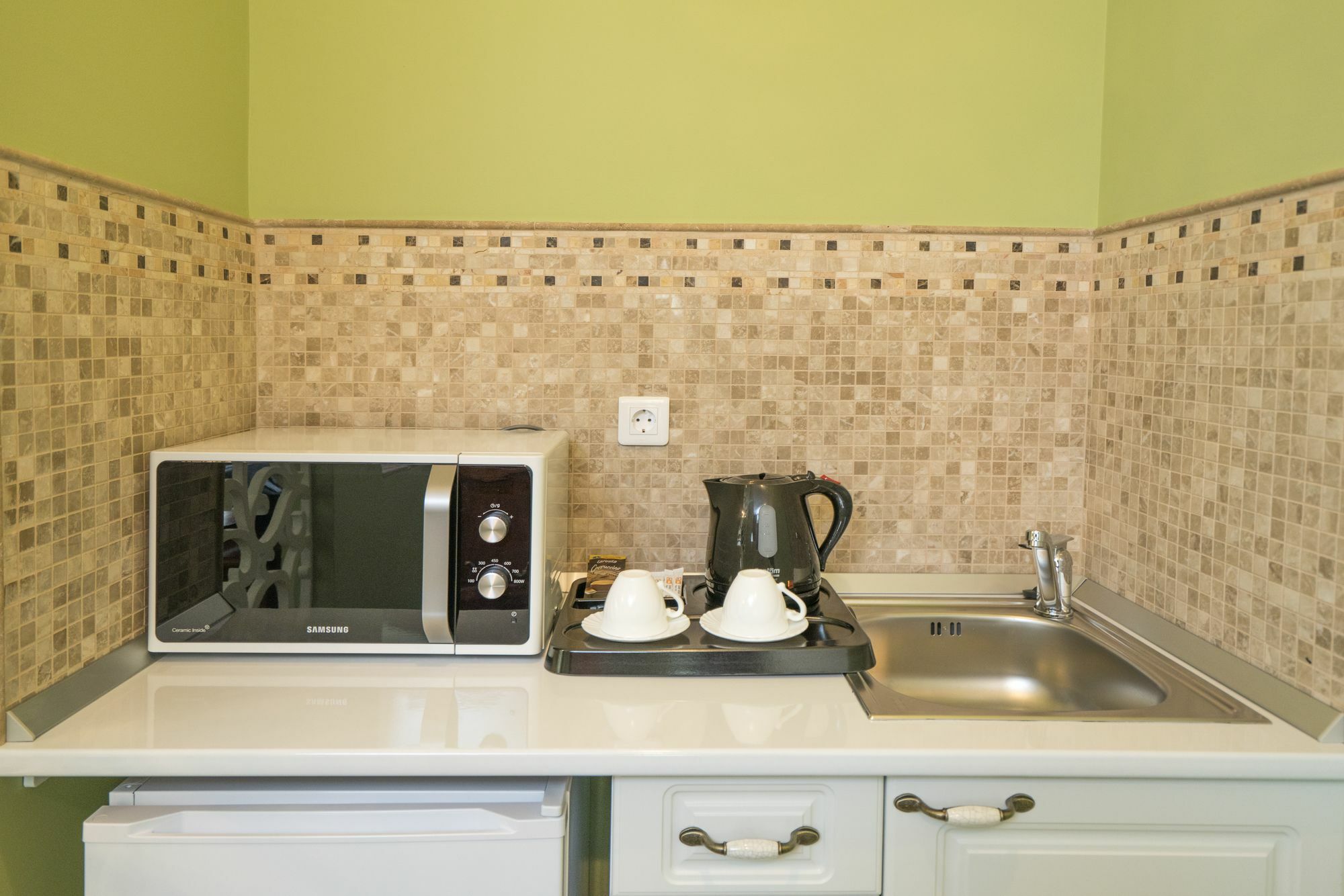 One Apartment *