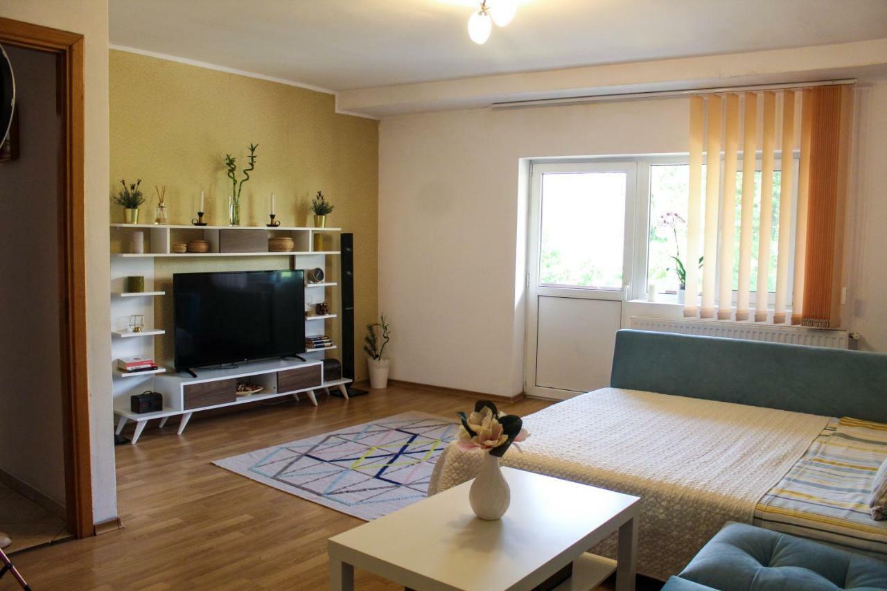 Collosal With Garden Apartment *