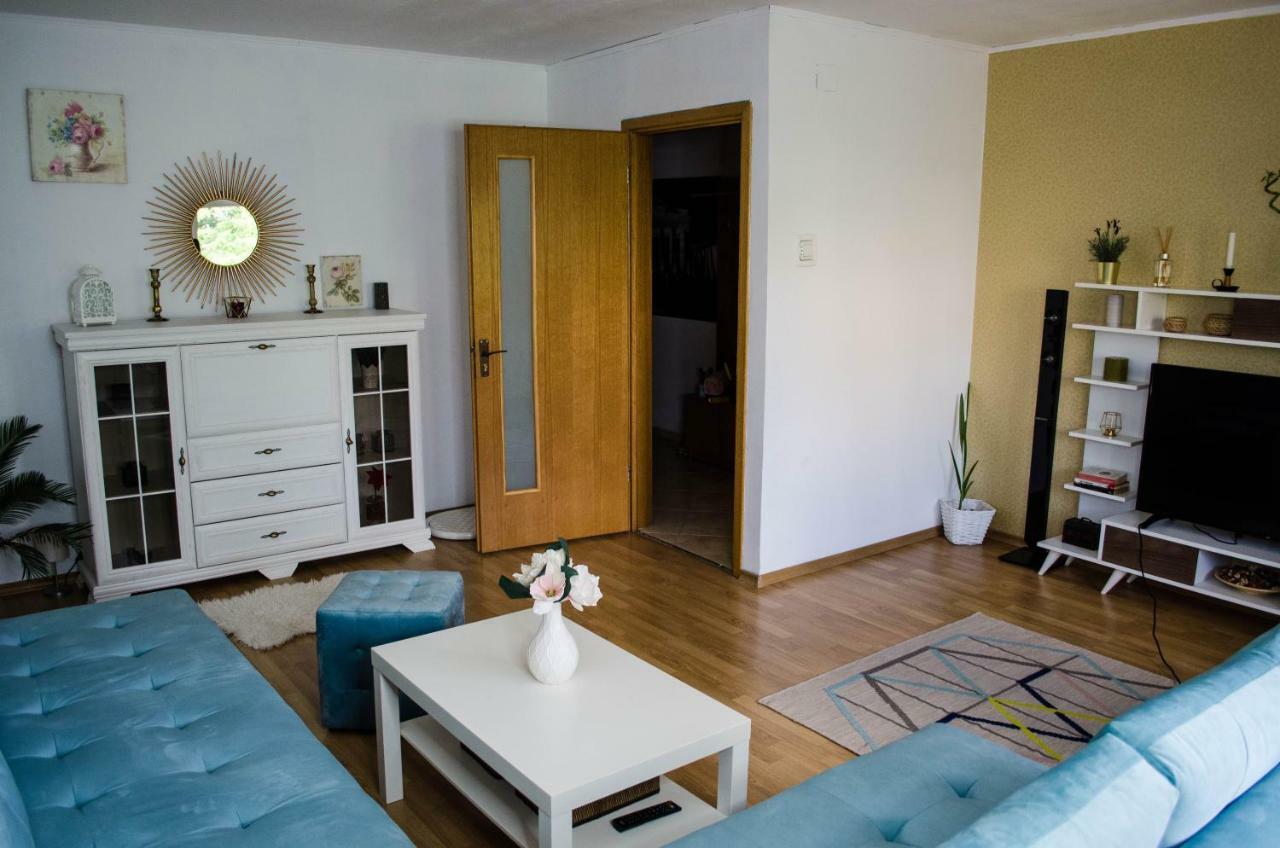 Collosal With Garden Apartment