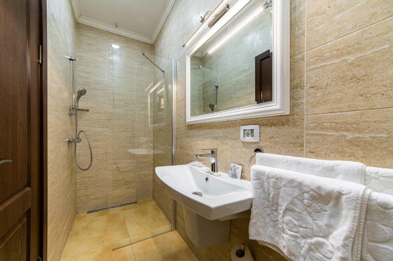 Poet Palace Hotel 4*