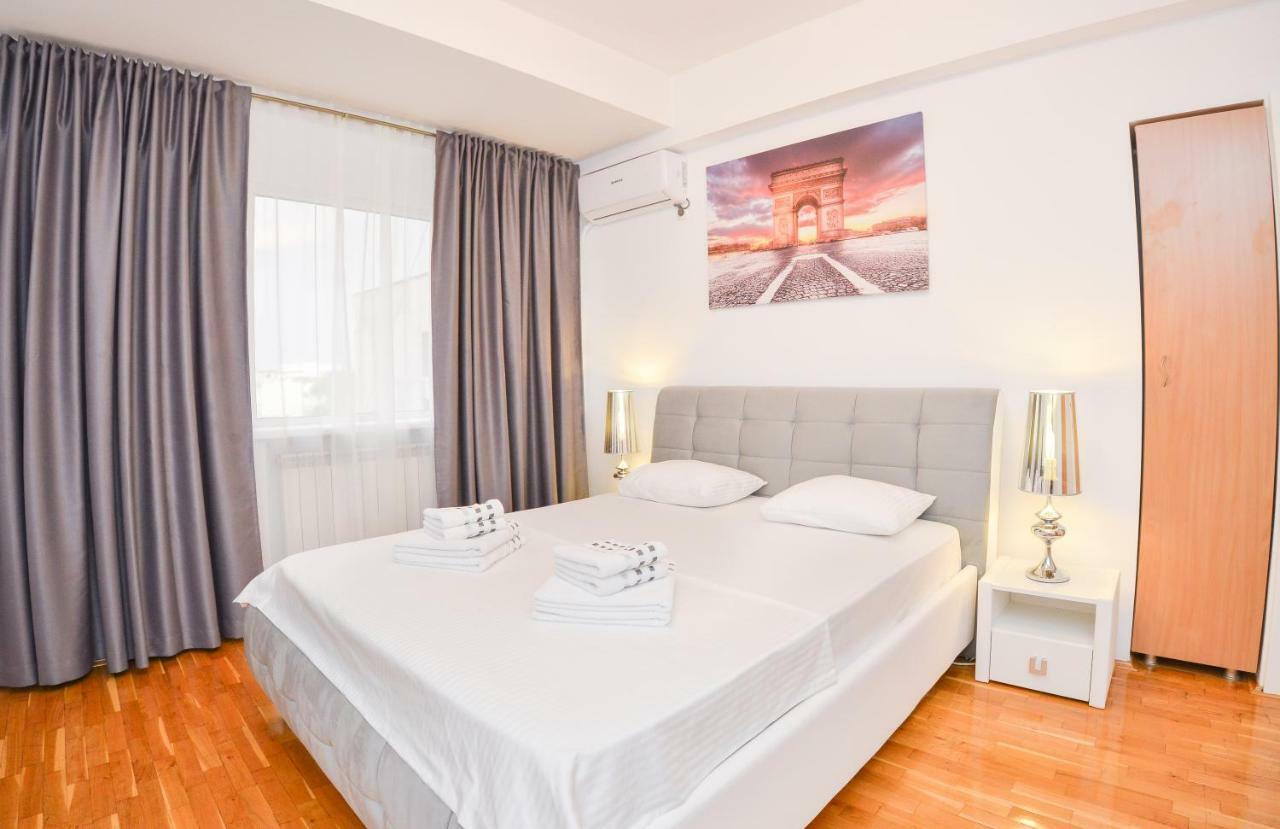 Apartment Square *