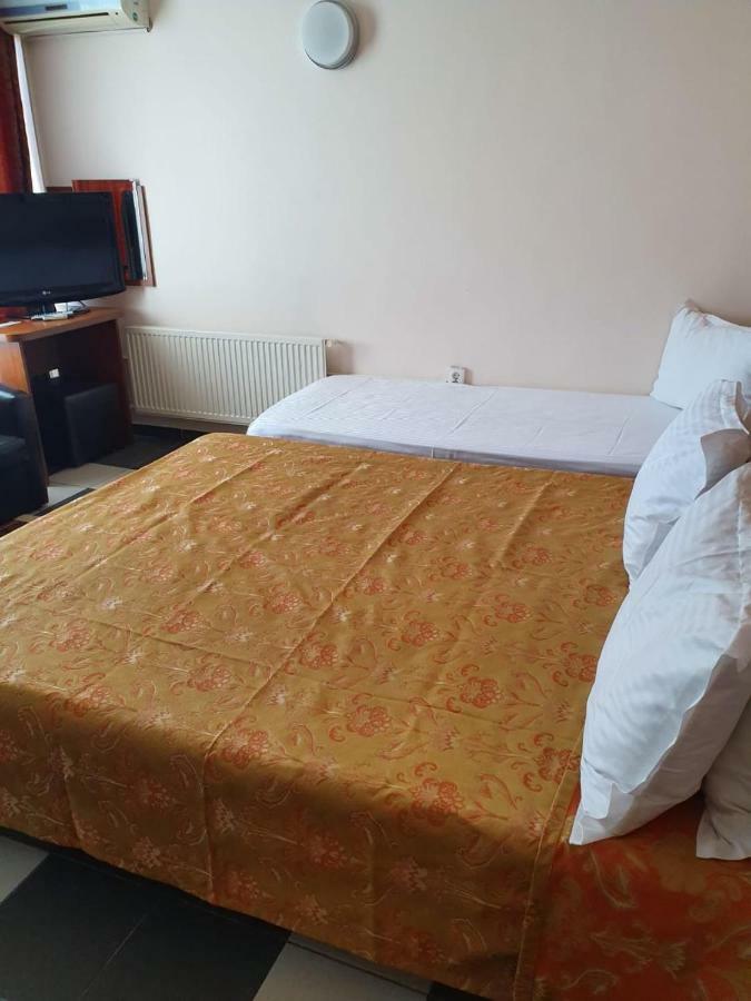 Tranzitbeds*** Bucureşti