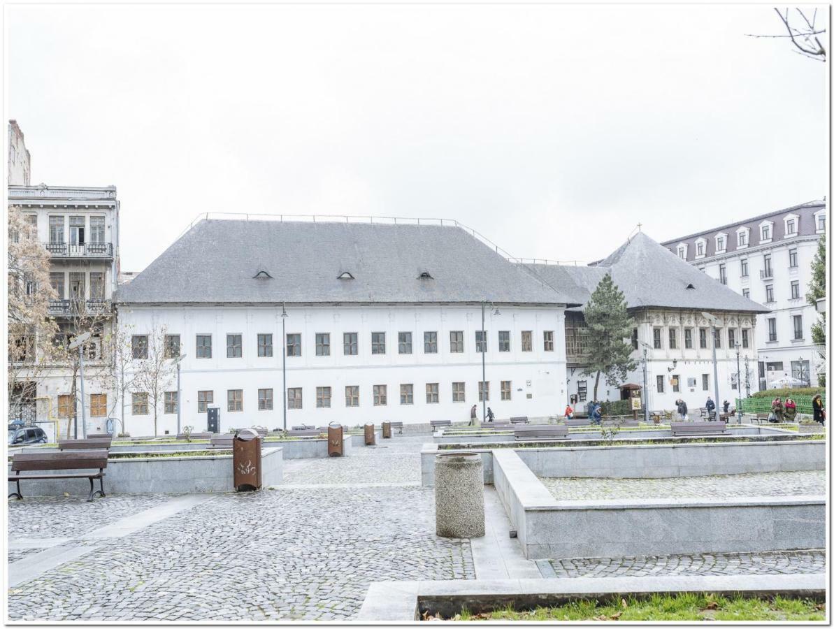 Spacious, Lovely, Bright In The Old Town Apartament *