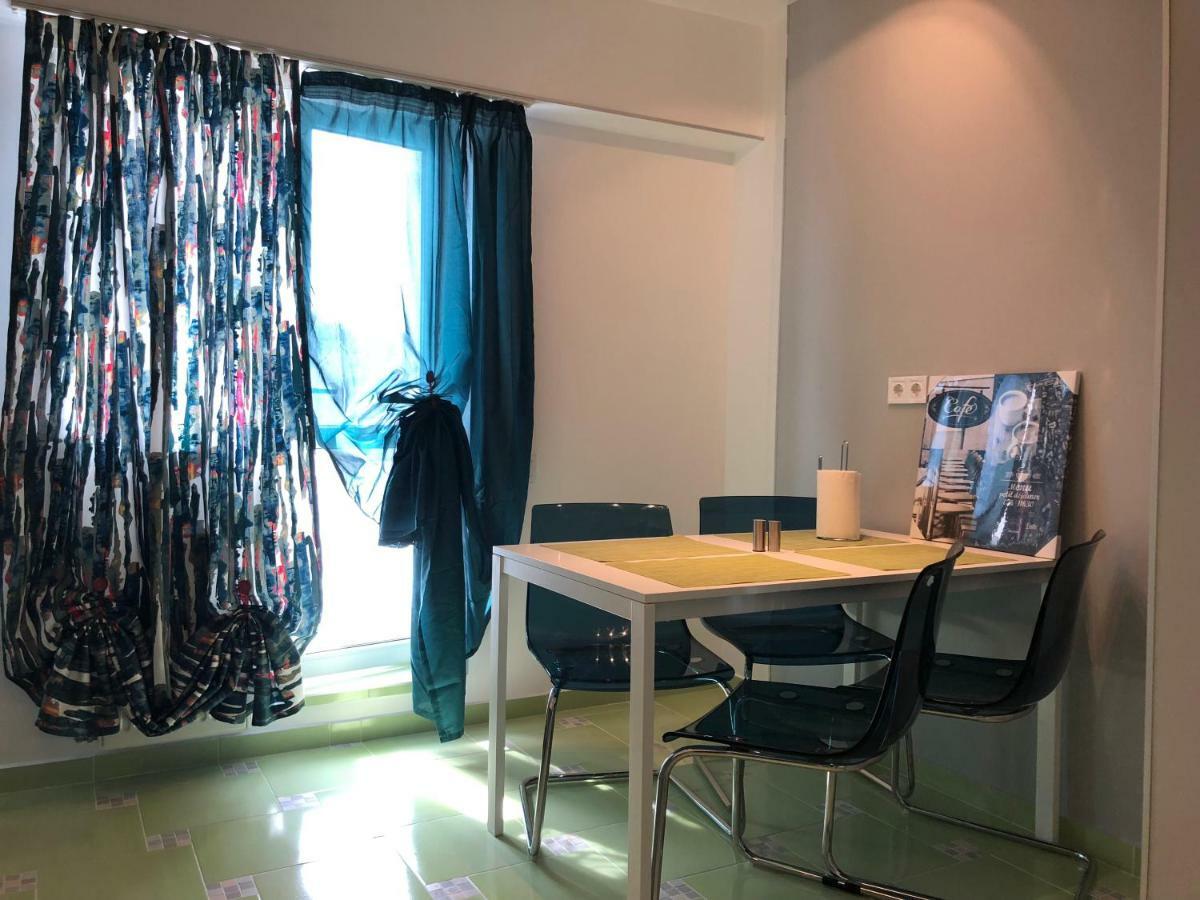 Green 6 Apartment *