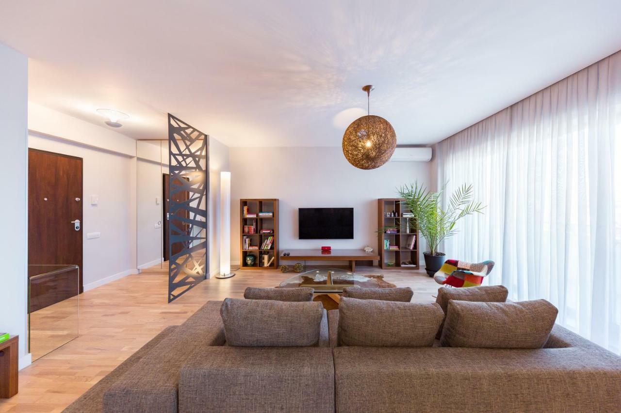 The Shades Of Grey-tranquil 4th-floor Baneasa Area Apartamento Bucareste