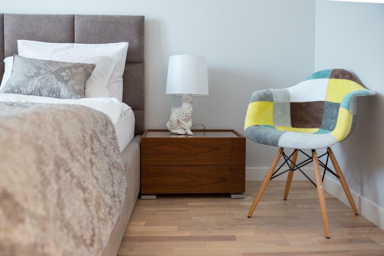 The Shades Of Grey-tranquil 4th-floor Baneasa Area Apartamento