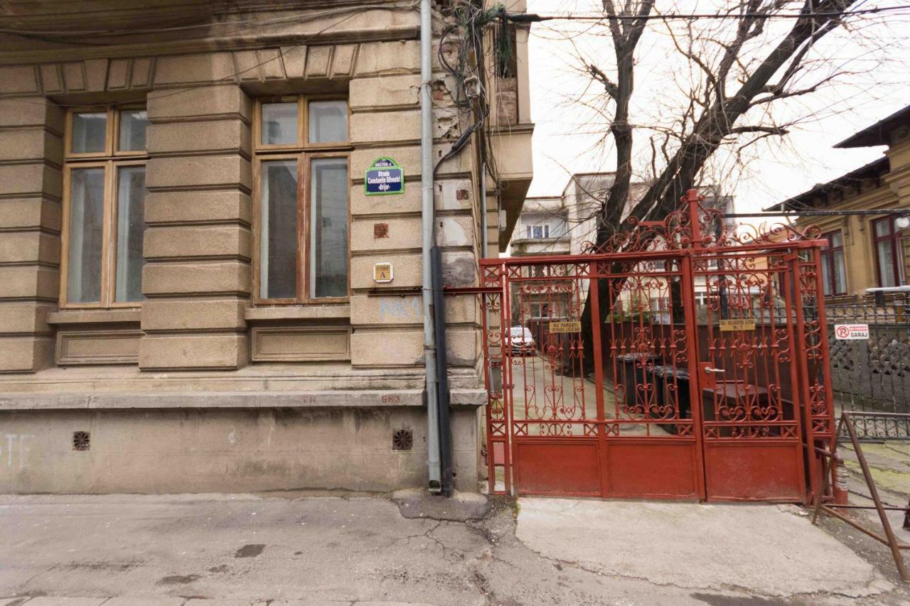 Diana's Apartment *