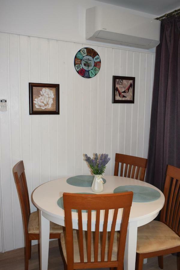 Victoria's Banu Manta Apartment *
