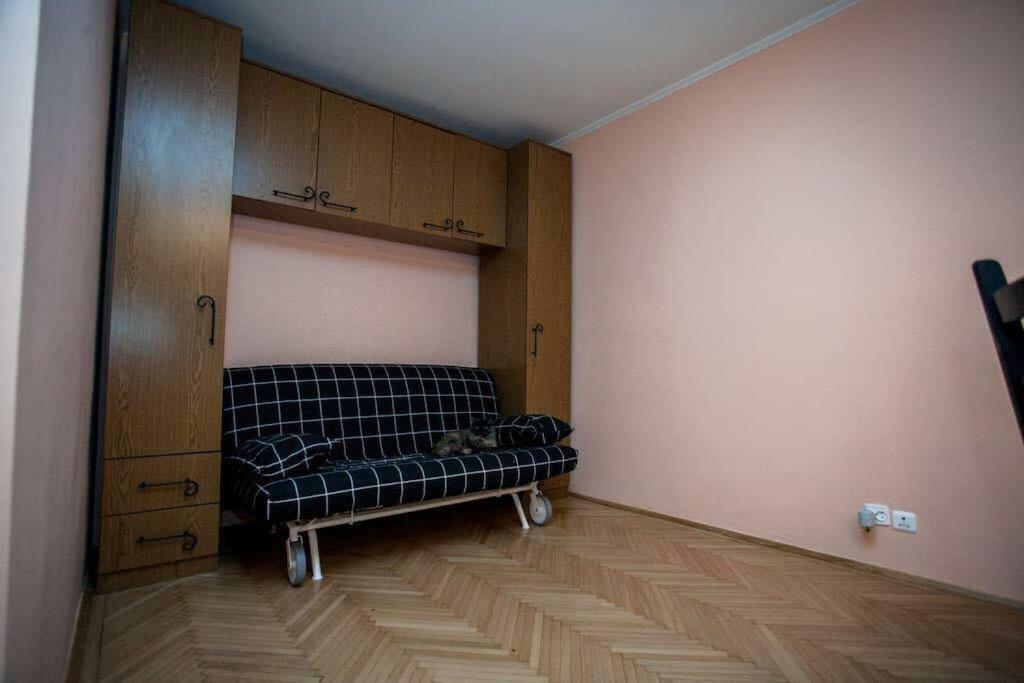 Apartment Strada Ion Campineanu Nr 27 , Bloc 7 *
