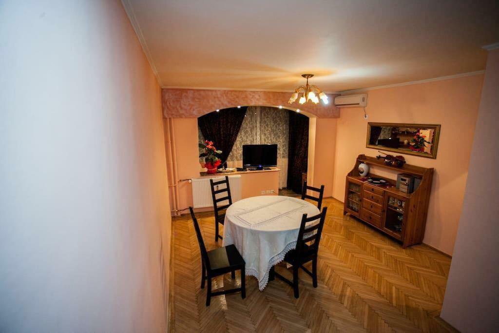 Apartment Strada Ion Campineanu Nr 27 , Bloc 7 Bucharest