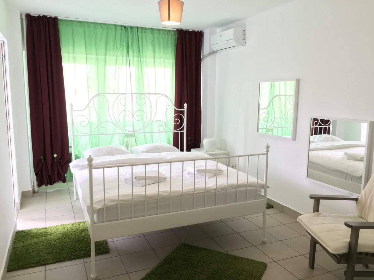 Green 6 Apartment Bucharest
