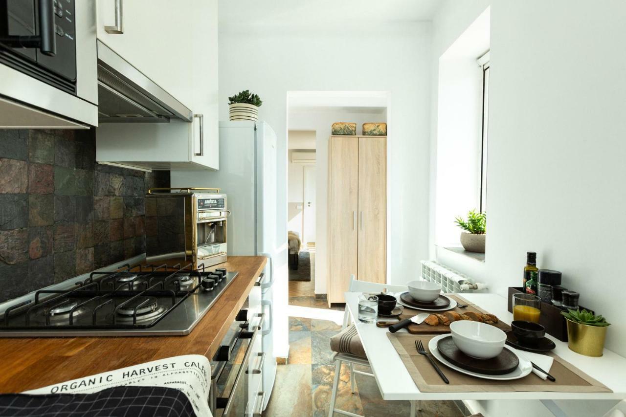 Qult - Up In The Sky Apartment *