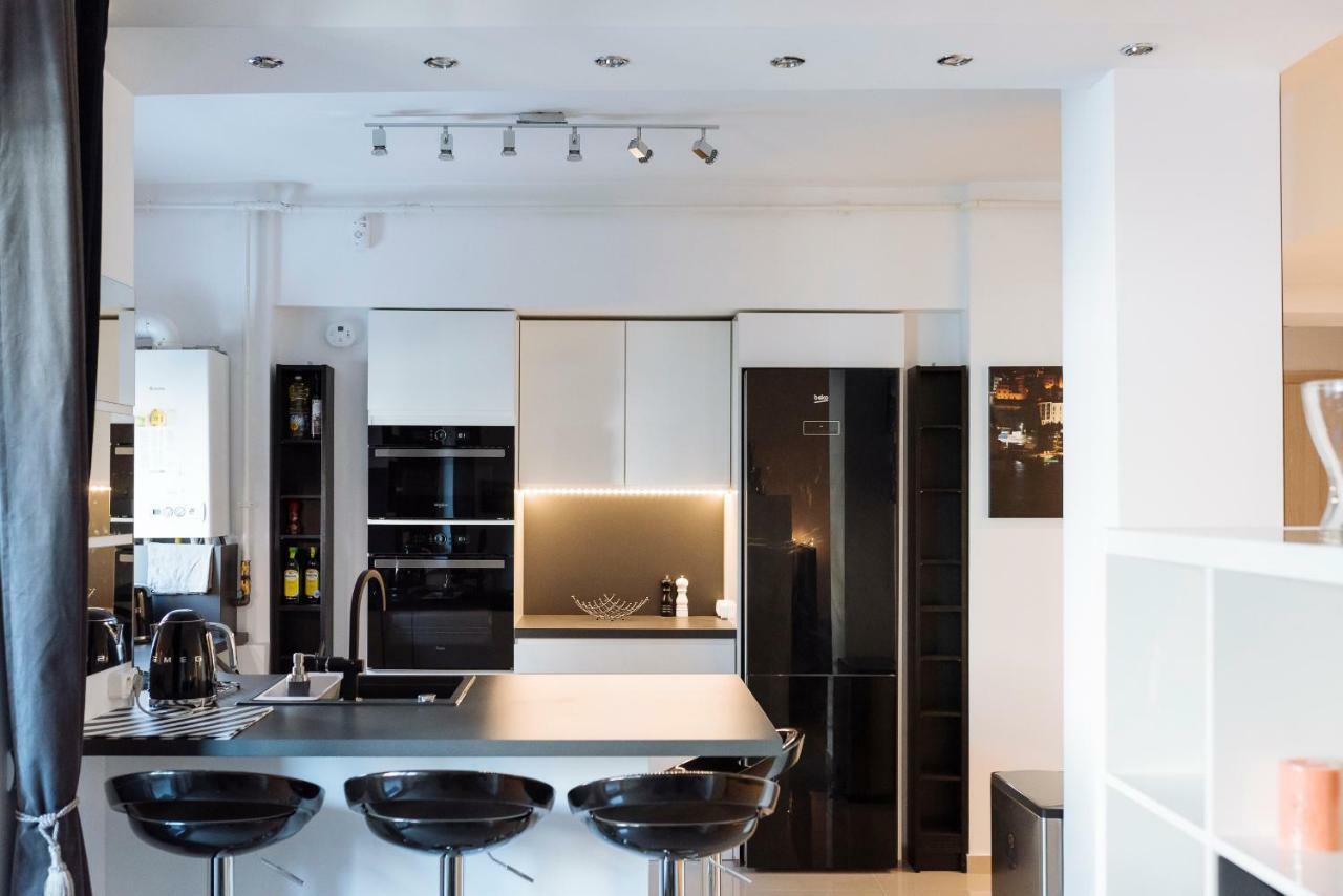 Luxury Flat 8 Near Metro