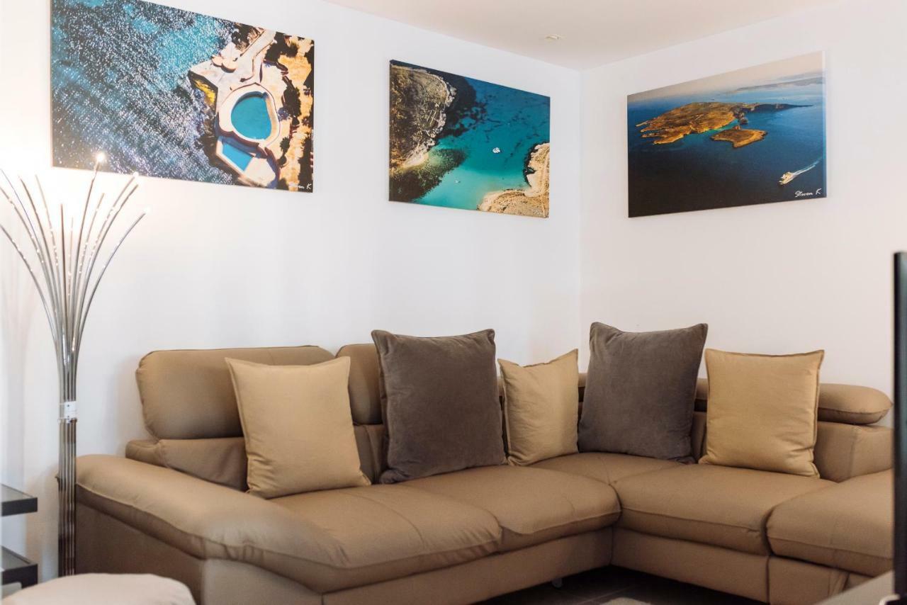 Luxury Flat 8 Near Metro * Bucareste