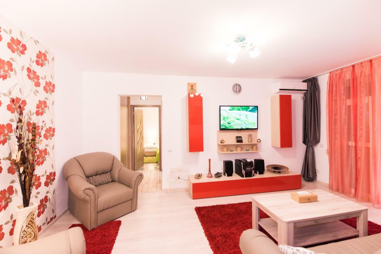 Red Apartament
