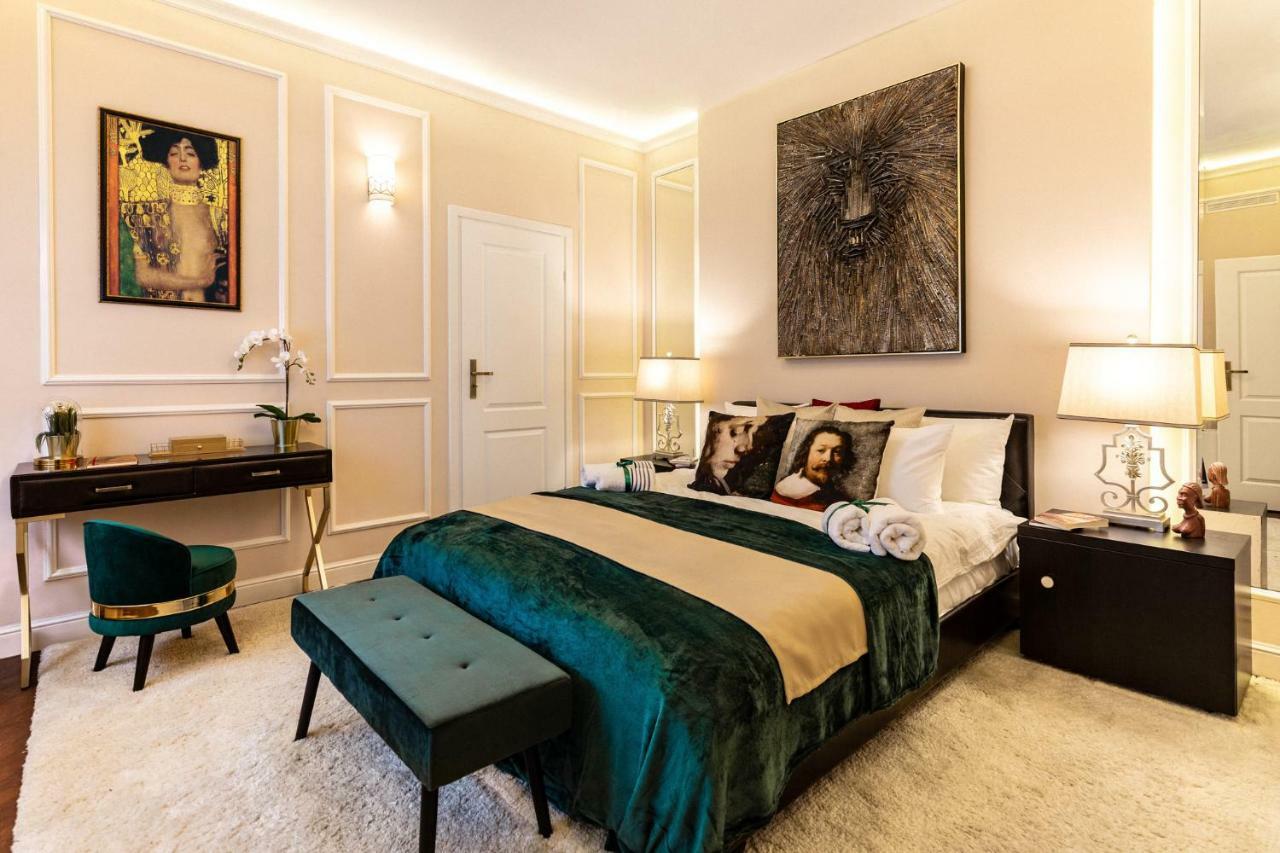 Qult - Golden Nest Apartament *