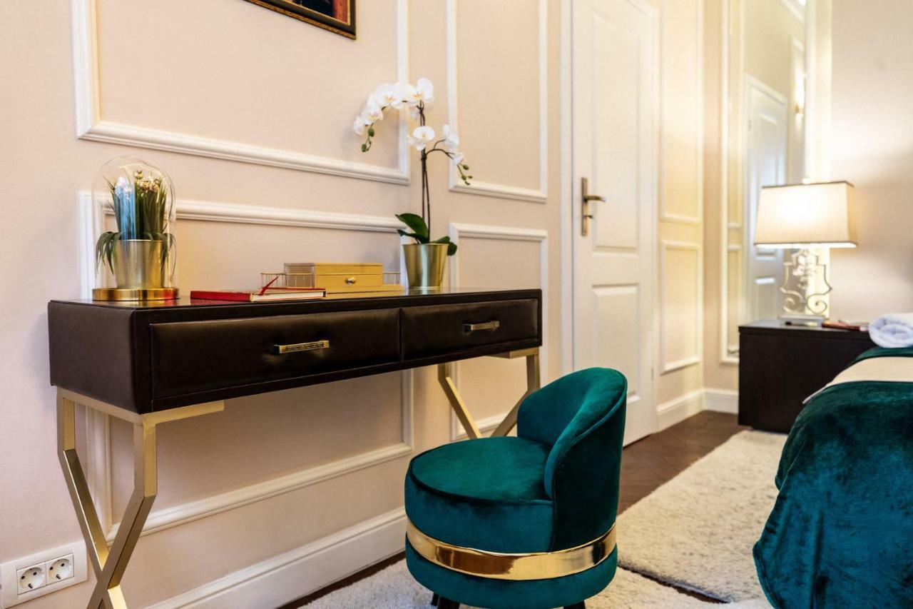 Apartament Qult - Golden Nest