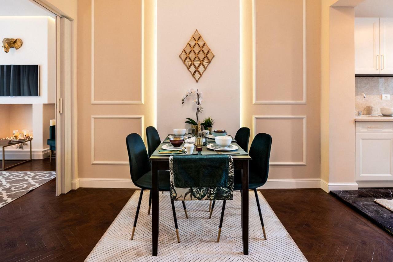 Qult - Golden Nest * Bucureşti