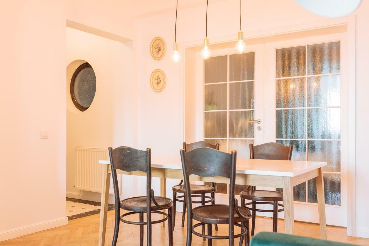 Brezoianu Spacious Flat Apartment