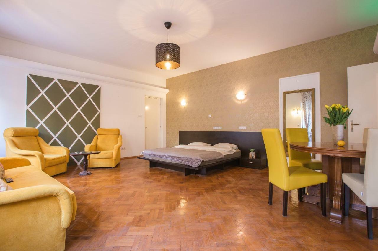 Color Nicolae Tonitza St Apartment *