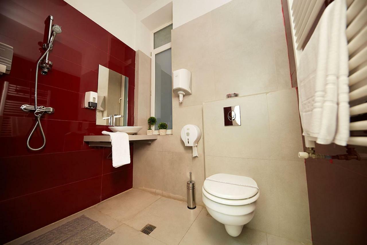 Standard Apartment *