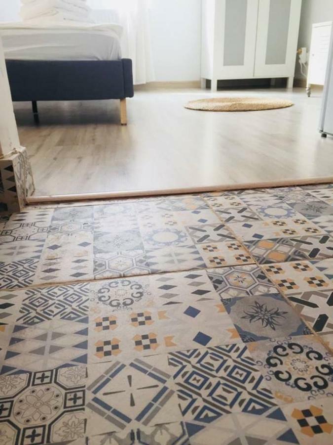 Apartament Old 2 *