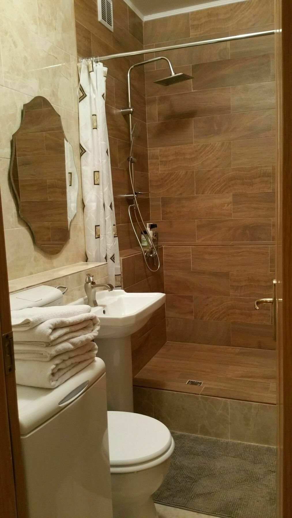 Redbed Self-catering * Bucharest