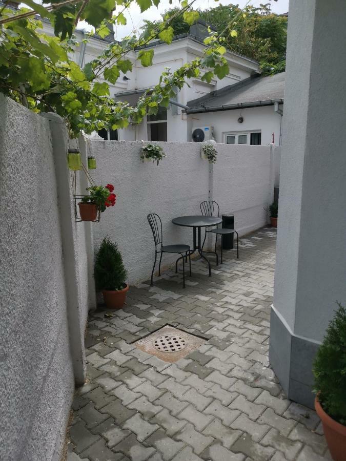 Maison 33 Bucharest