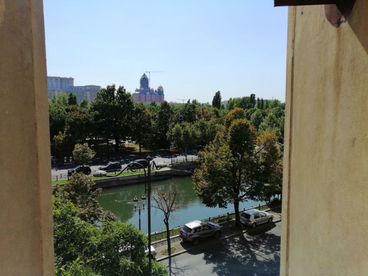 Apartment Friends Apartments: Ross Bucharest