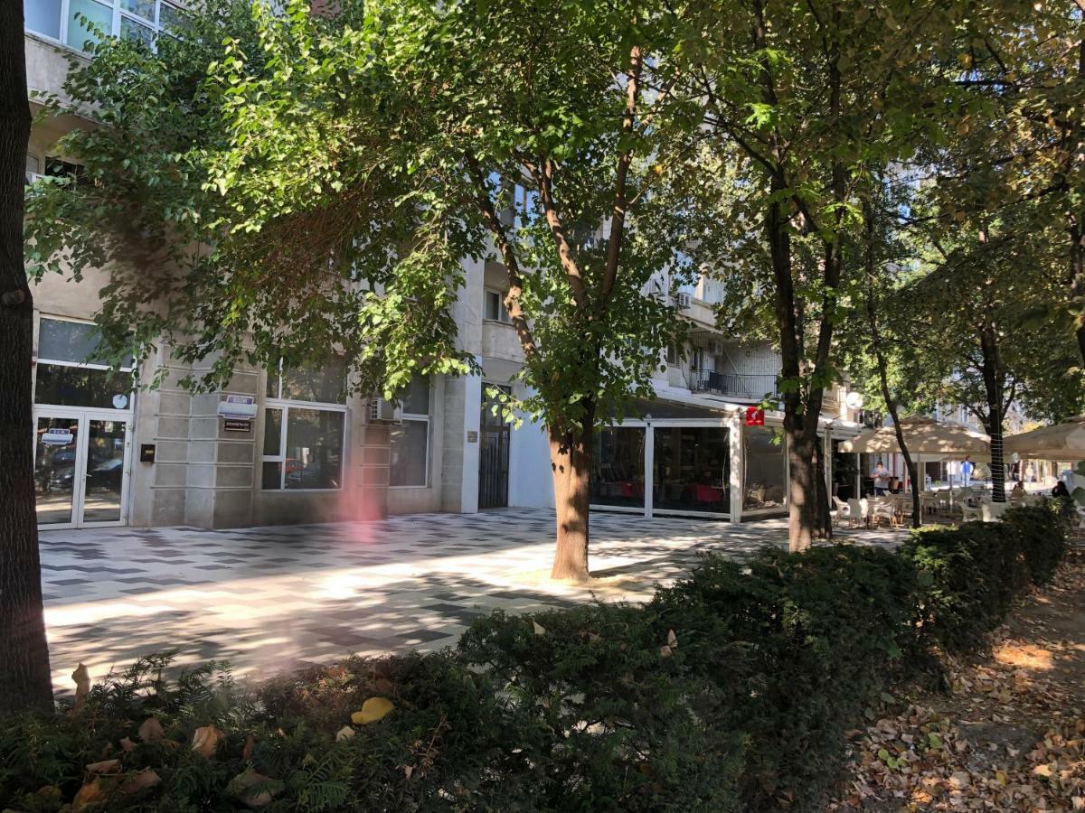 63 Apartament Bucureşti