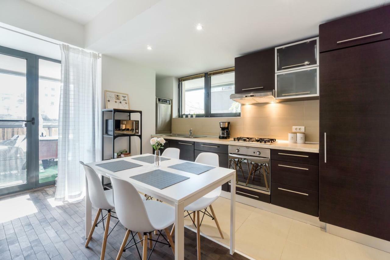 Luxury-central Apartment-victoriei Square-subway Apartment