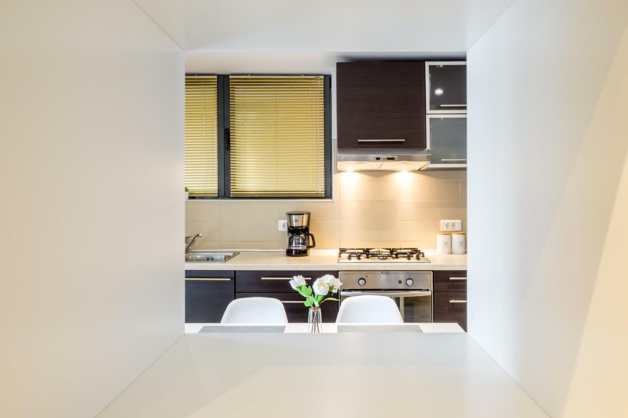 Luxury-central Apartment-victoriei Square-subway Apartment