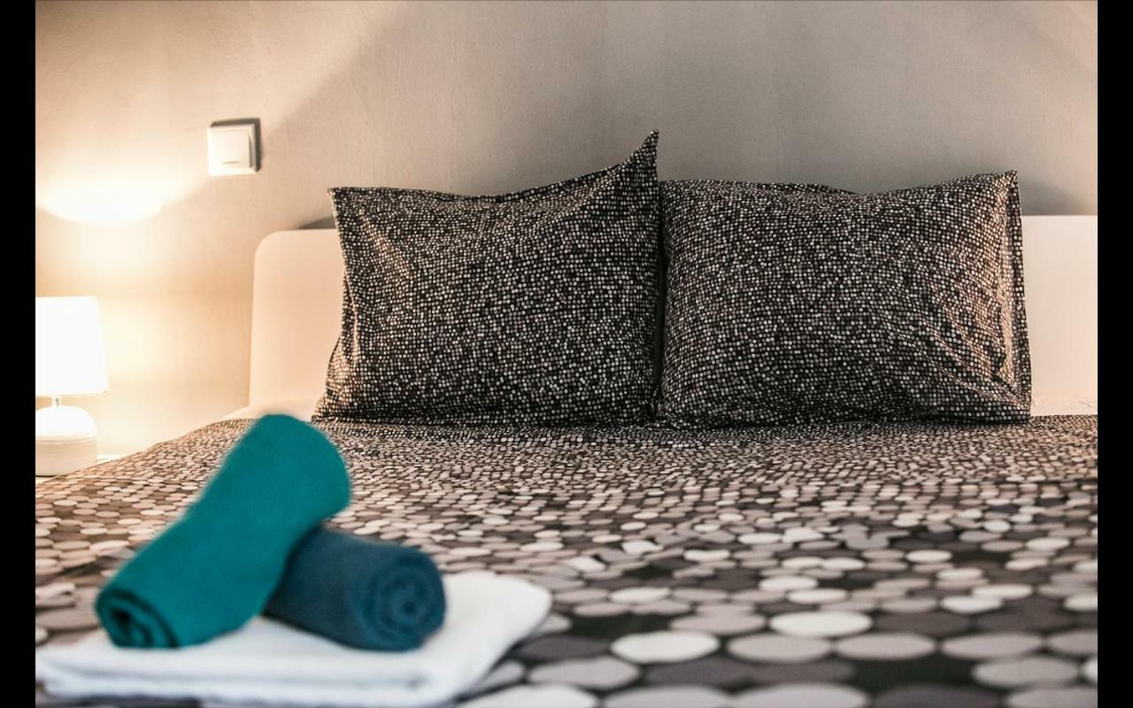 Cismigiu Garden Studio Apartment *