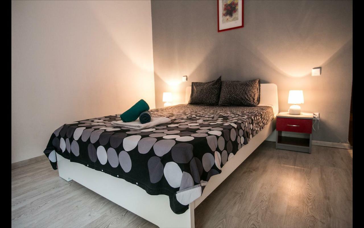 Cismigiu Garden Studio Apartment *