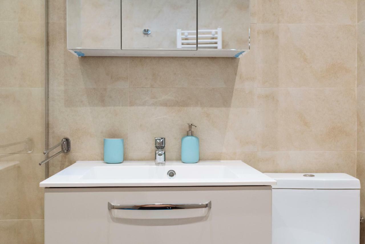 Luxury Flat 8 Near Metro Bucareste