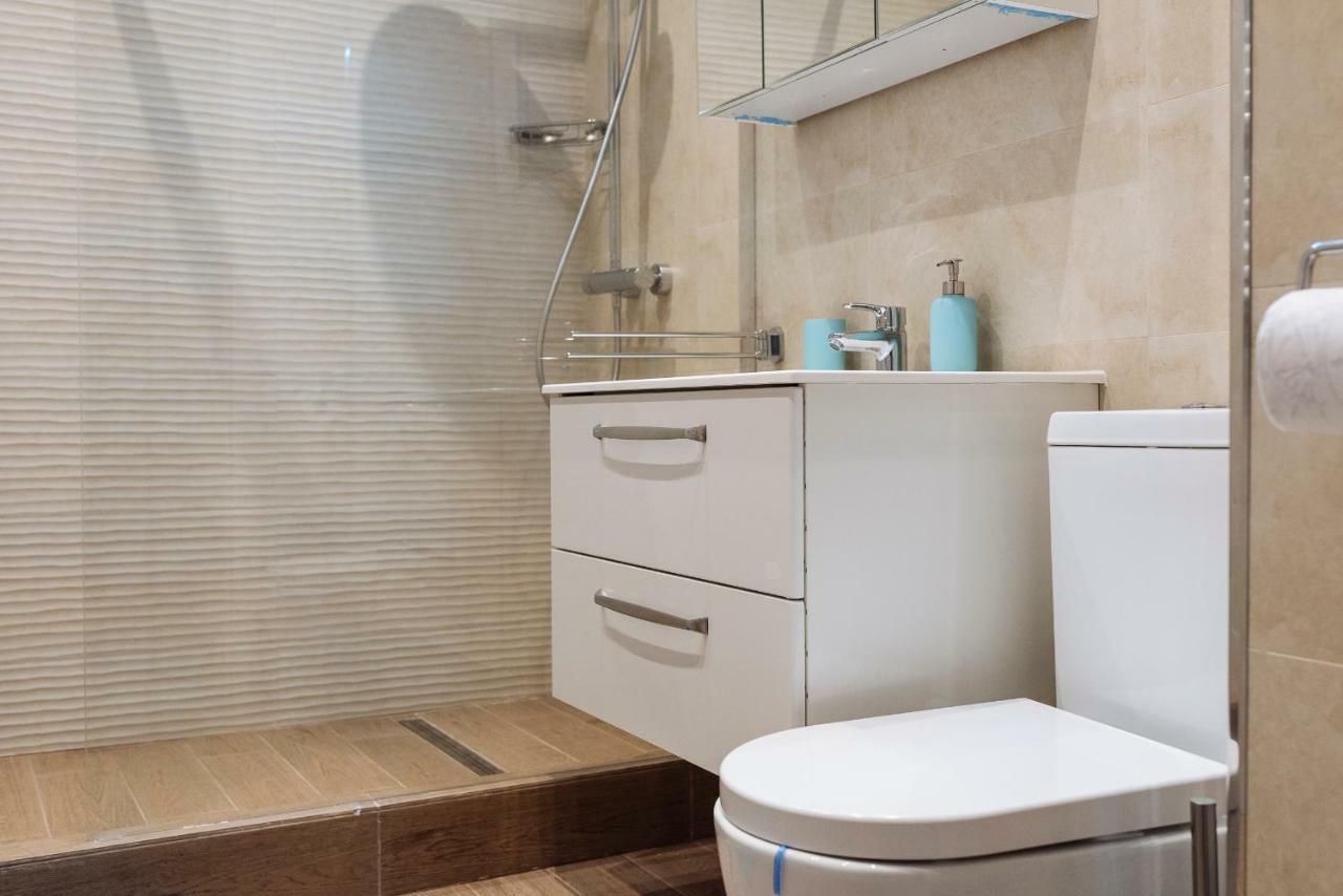 Luxury Flat 8 Near Metro Apartamento Bucareste