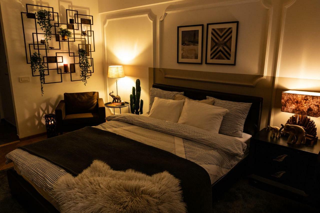 Qult - Up In The Sky Apartment