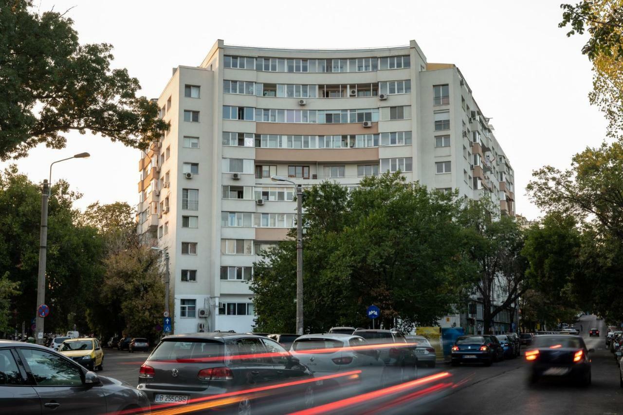 Qult - Up In The Sky Apartment