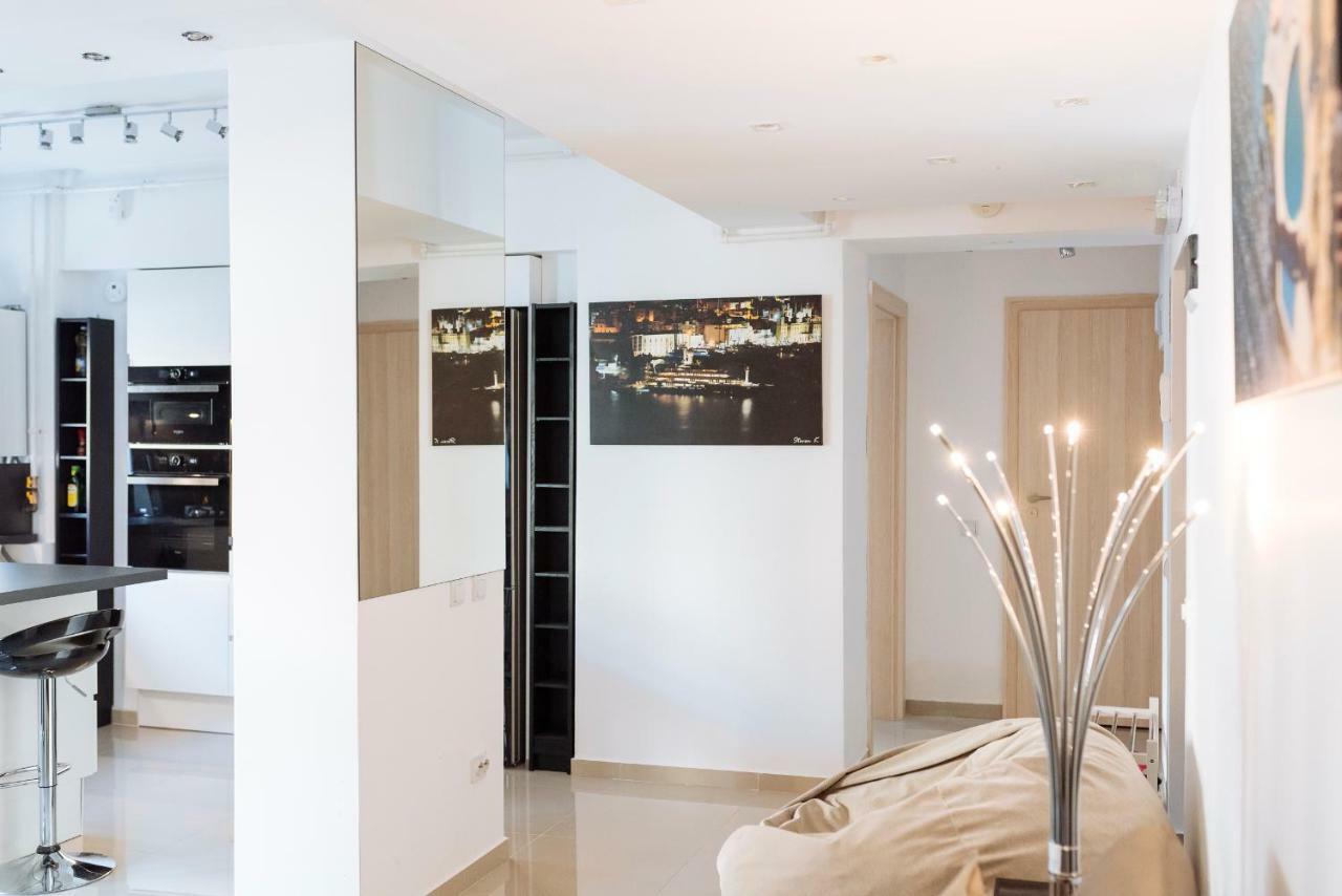 Luxury Flat 8 Near Metro *