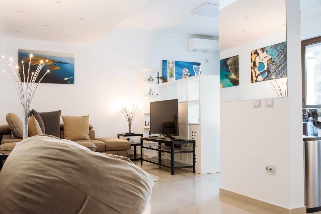 Luxury Flat 8 Near Metro * Bucareste