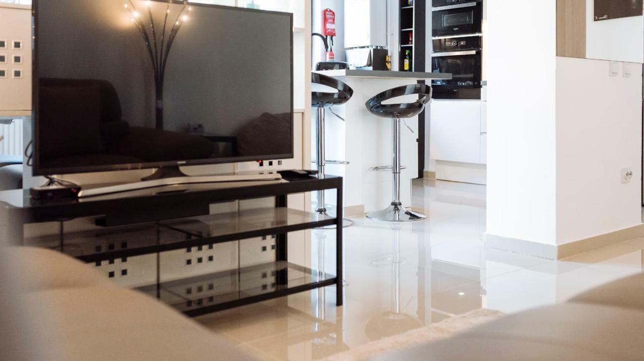 Apartamento Luxury Flat 8 Near Metro Bucareste