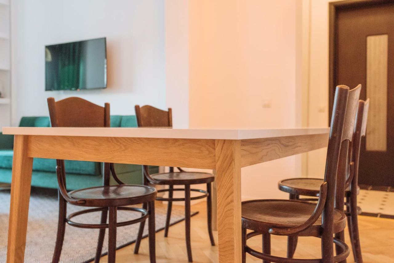 Brezoianu Spacious Flat Apartment